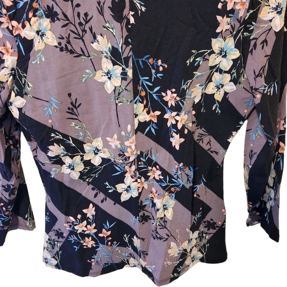 Guess Y2K purple black multicolored floral  v-neck long-sleeve shirt neck accent - Picture 7 of 13